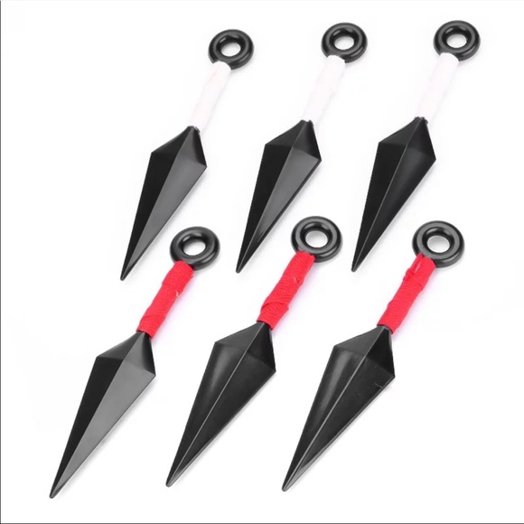 Set of three plastic cosplay throw knives - Picture 2 of 2